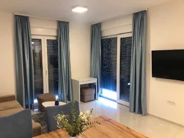 Ground-Floor Apartment in Banjole with Garden