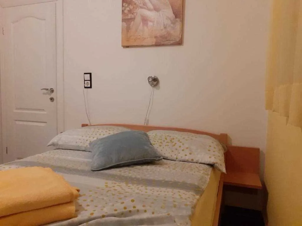 Medulin 1-Bedroom Apartment with Terrace
