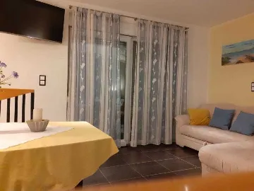 Medulin 1-Bedroom Apartment with Terrace