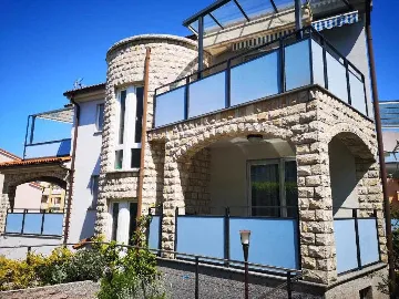 Medulin 1-Bedroom Apartment with Terrace