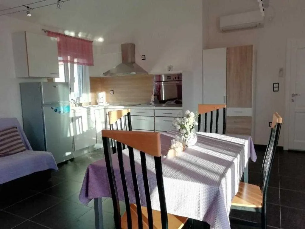 1-Bedroom Apartment in Medulin for Up to 5