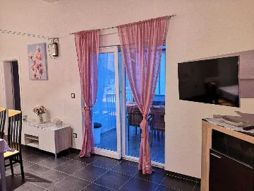 1-Bedroom Apartment in Medulin for Up to 5