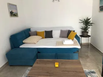 Apartment in Pula for 6 Guests with Pool View Terrace