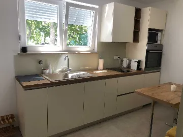 Ground-Floor 1-Bedroom Apartment with Pool View in Pula