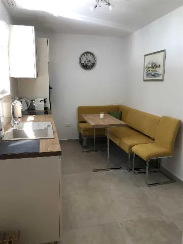 Ground-Floor 1-Bedroom Apartment with Pool View in Pula