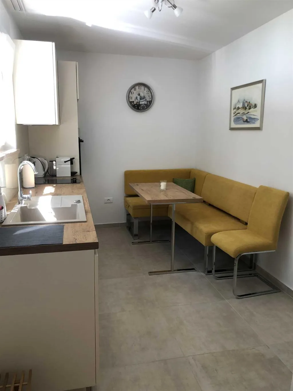 Ground-Floor 1-Bedroom Apartment with Pool View in Pula