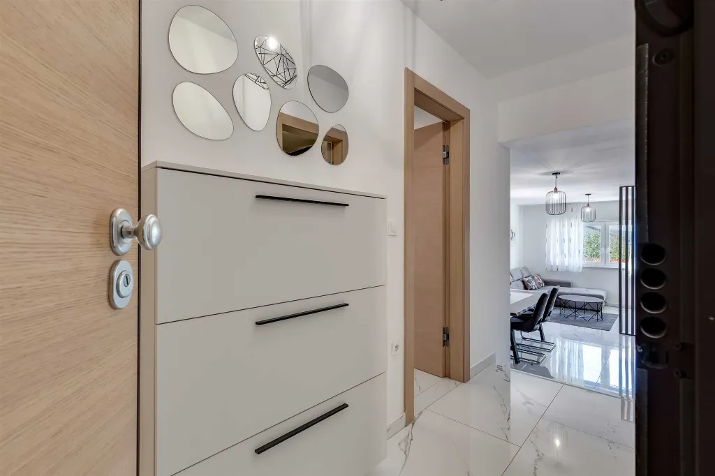 Air-Conditioned 2-Bedroom Apartment in Sv. Filip i Jakov
