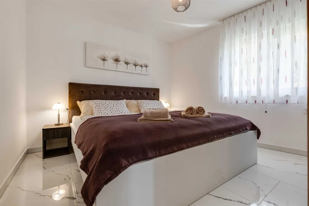 Air-Conditioned 2-Bedroom Apartment in Sv. Filip i Jakov