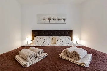 Air-Conditioned 2-Bedroom Apartment in Sv. Filip i Jakov