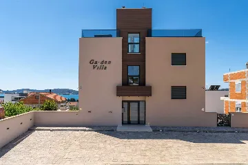 Air-Conditioned 2-Bedroom Apartment in Sv. Filip i Jakov