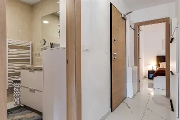 Air-Conditioned 2-Bedroom Apartment in Sv. Filip i Jakov