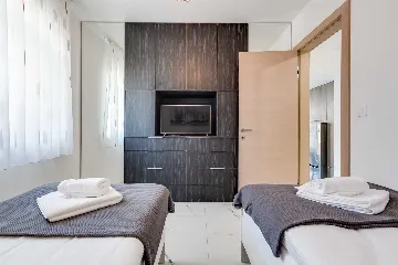 Air-Conditioned 2-Bedroom Apartment in Sv. Filip i Jakov