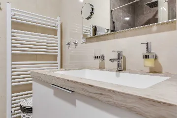 Air-Conditioned 2-Bedroom Apartment in Sv. Filip i Jakov