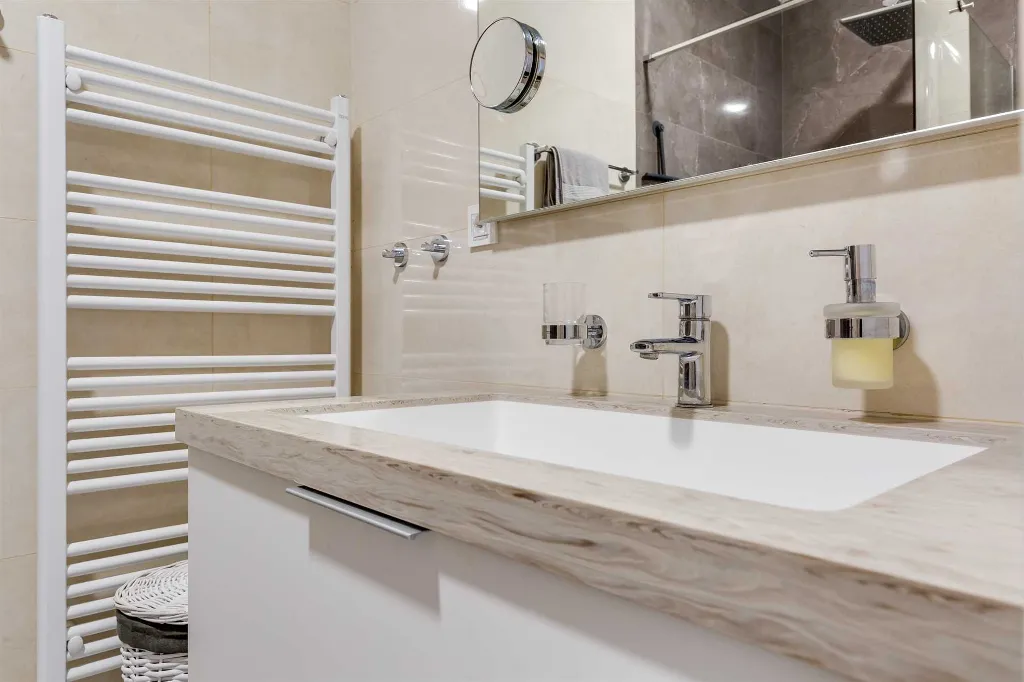 Air-Conditioned 2-Bedroom Apartment in Sv. Filip i Jakov