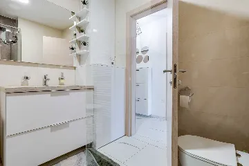 Air-Conditioned 2-Bedroom Apartment in Sv. Filip i Jakov