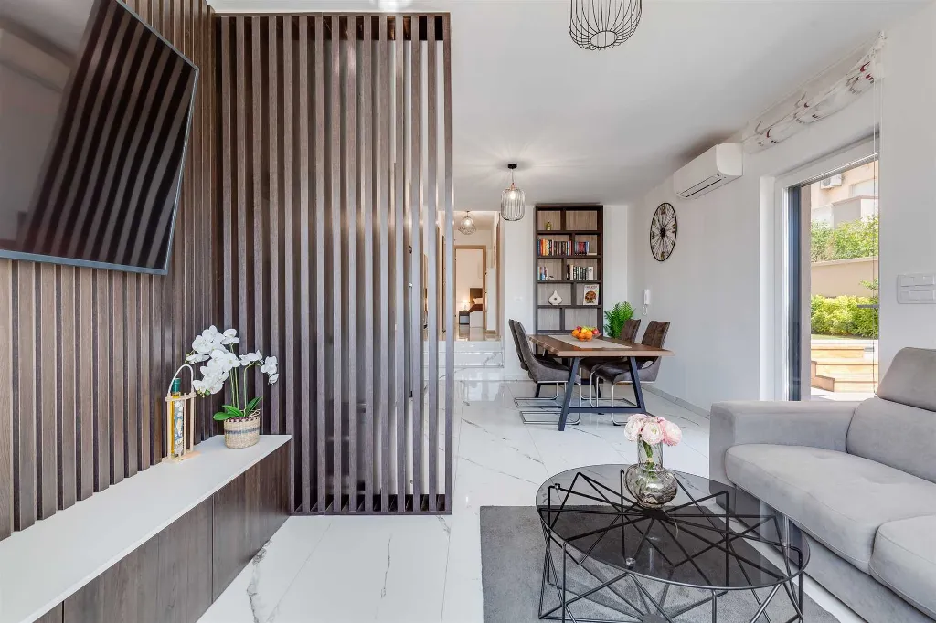Air-Conditioned 2-Bedroom Apartment in Sv. Filip i Jakov