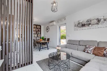 Air-Conditioned 2-Bedroom Apartment in Sv. Filip i Jakov