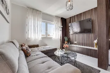 Air-Conditioned 2-Bedroom Apartment in Sv. Filip i Jakov