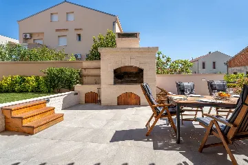 Air-Conditioned 2-Bedroom Apartment in Sv. Filip i Jakov