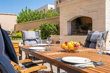 Air-Conditioned 2-Bedroom Apartment in Sv. Filip i Jakov