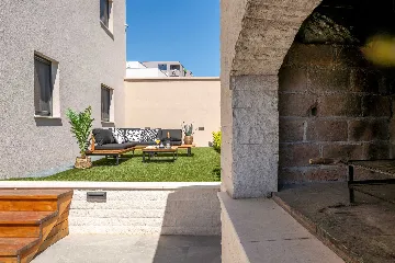 Air-Conditioned 2-Bedroom Apartment in Sv. Filip i Jakov