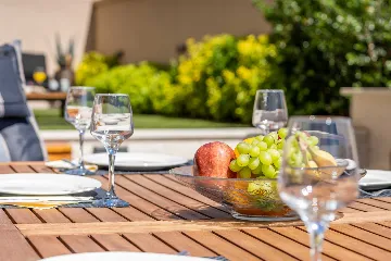 Air-Conditioned 2-Bedroom Apartment in Sv. Filip i Jakov