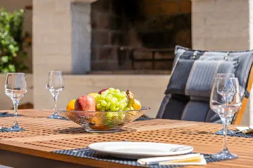 Air-Conditioned 2-Bedroom Apartment in Sv. Filip i Jakov