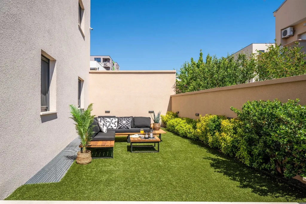 Air-Conditioned 2-Bedroom Apartment in Sv. Filip i Jakov