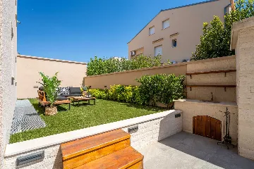 Air-Conditioned 2-Bedroom Apartment in Sv. Filip i Jakov