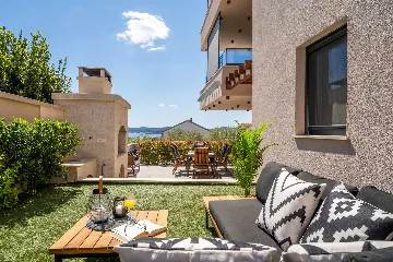 Air-Conditioned 2-Bedroom Apartment in Sv. Filip i Jakov