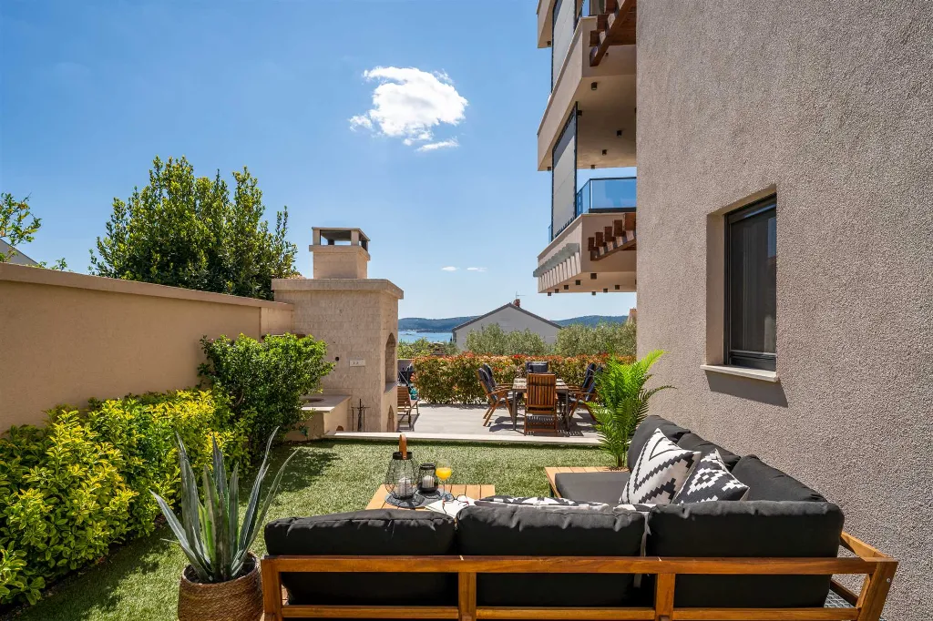 Air-Conditioned 2-Bedroom Apartment in Sv. Filip i Jakov