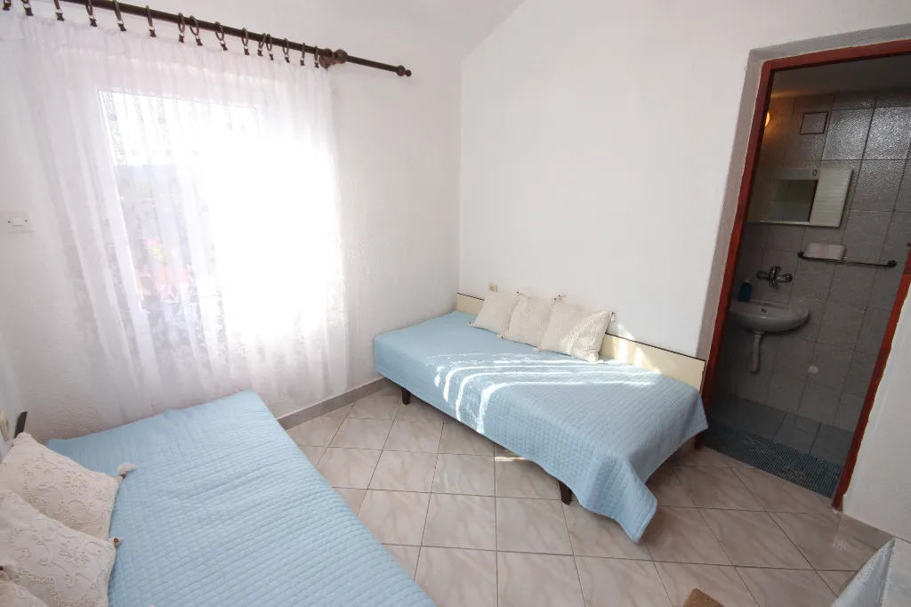 Two bedroom apartment with terrace Stivan, Cres  A-a