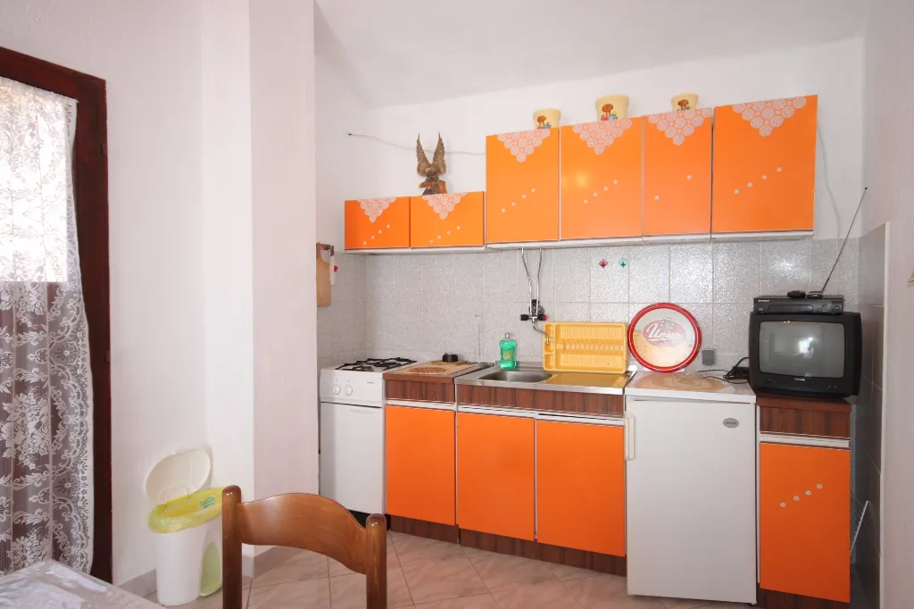 Two bedroom apartment with terrace Stivan, Cres  A-a
