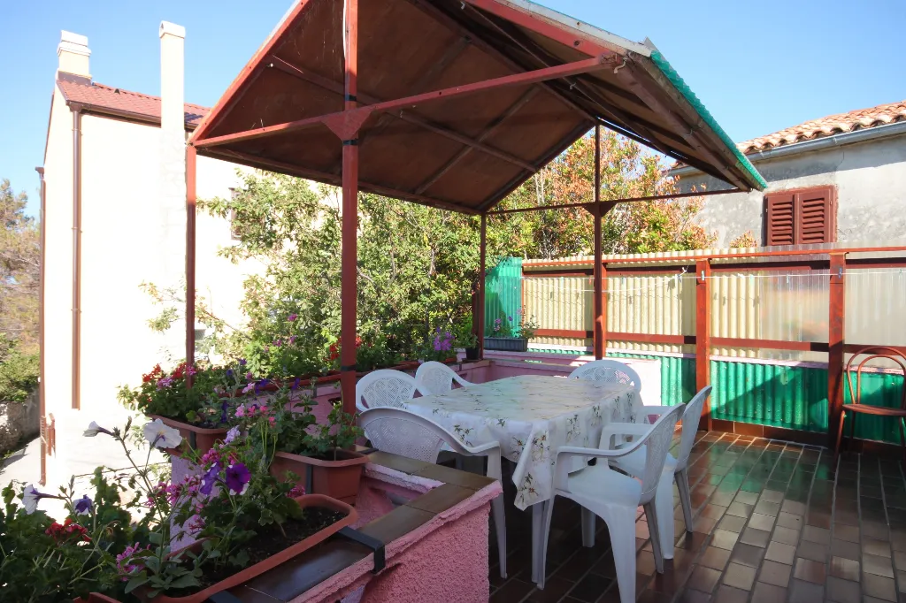 Two bedroom apartment with terrace Stivan, Cres  A-a