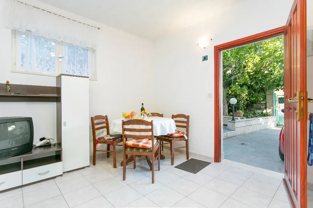 One bedroom apartment with terrace Seget Vranjica, Trogir  A-c