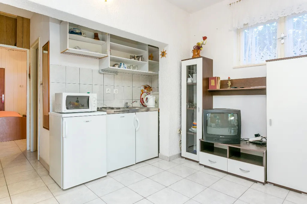 One bedroom apartment with terrace Seget Vranjica, Trogir  A-c