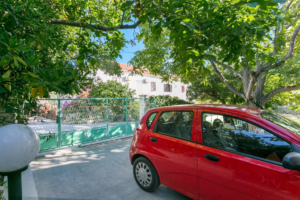 One bedroom apartment with terrace Seget Vranjica, Trogir  A-c