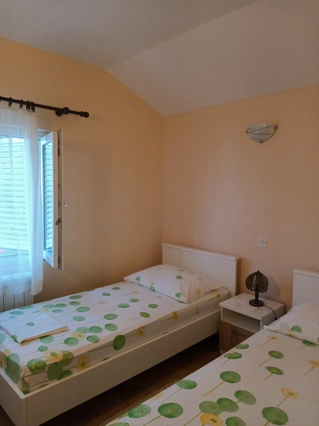Two bedroom apartment near beach Seget Vranjica, Trogir  A-d