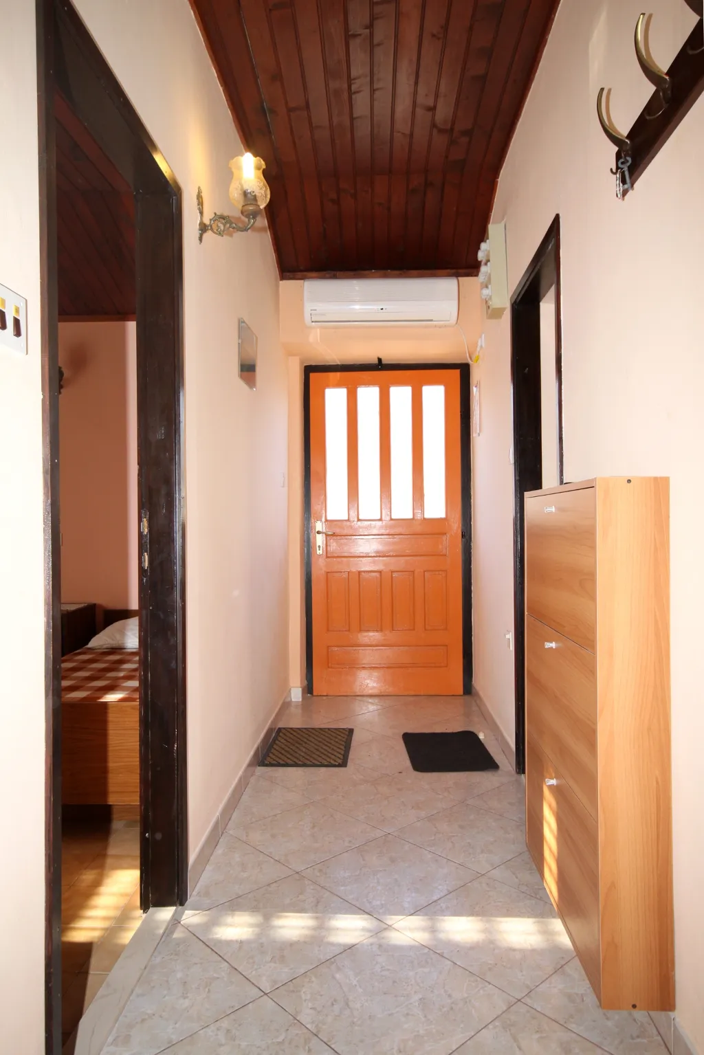 Two bedroom apartment near beach Seget Vranjica, Trogir  A-d