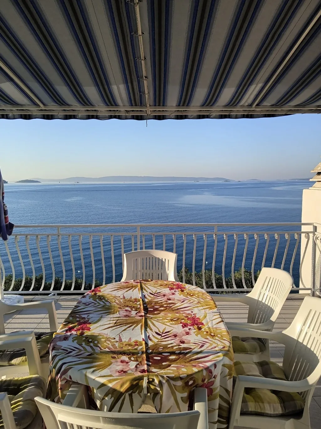 Two bedroom apartment near beach Seget Vranjica, Trogir  A-d