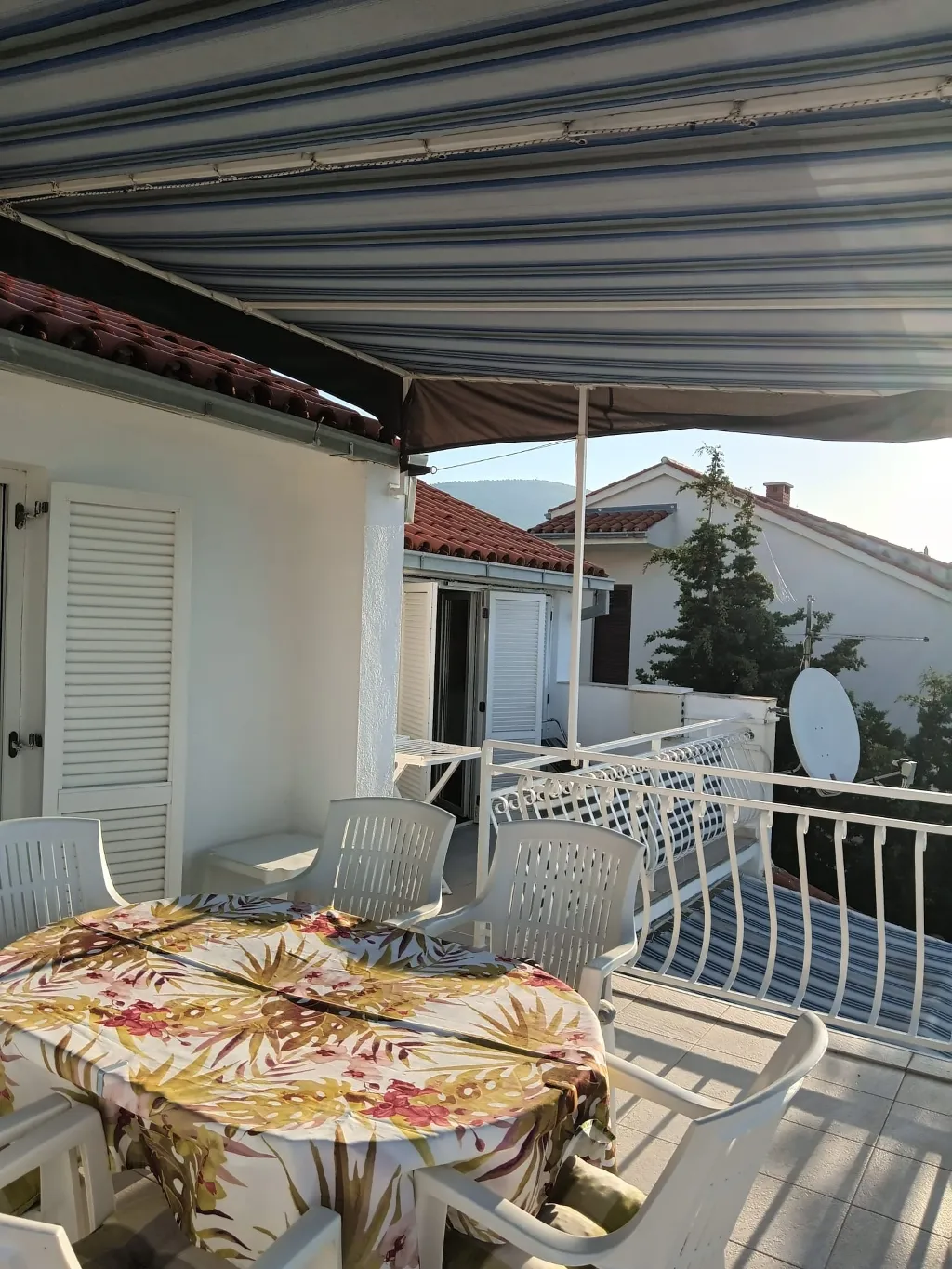 Two bedroom apartment near beach Seget Vranjica, Trogir  A-d