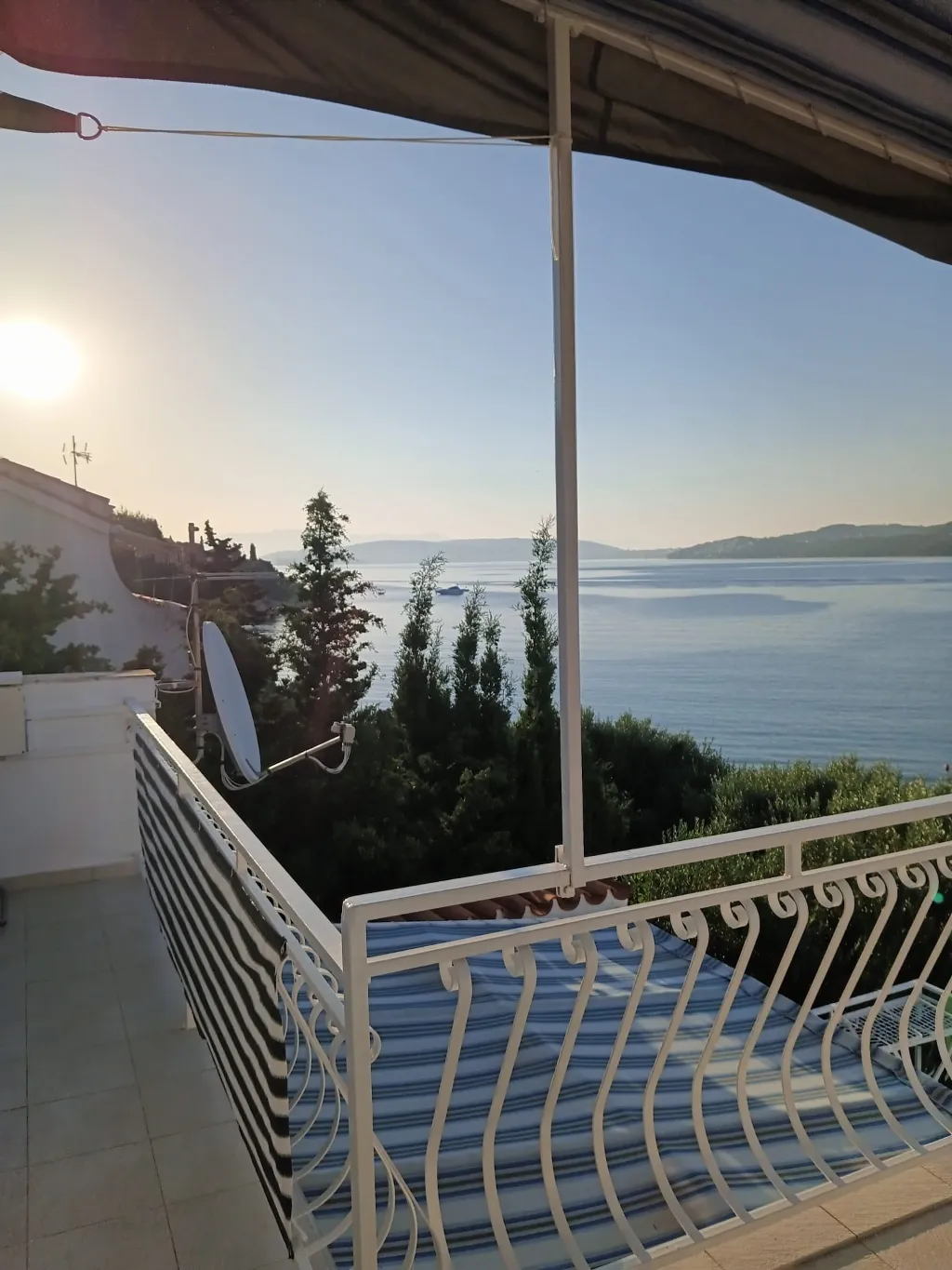Two bedroom apartment near beach Seget Vranjica, Trogir  A-d