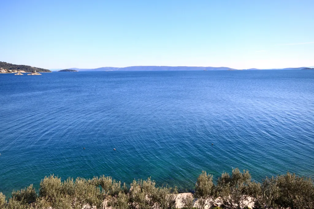 Two bedroom apartment near beach Seget Vranjica, Trogir  A-d