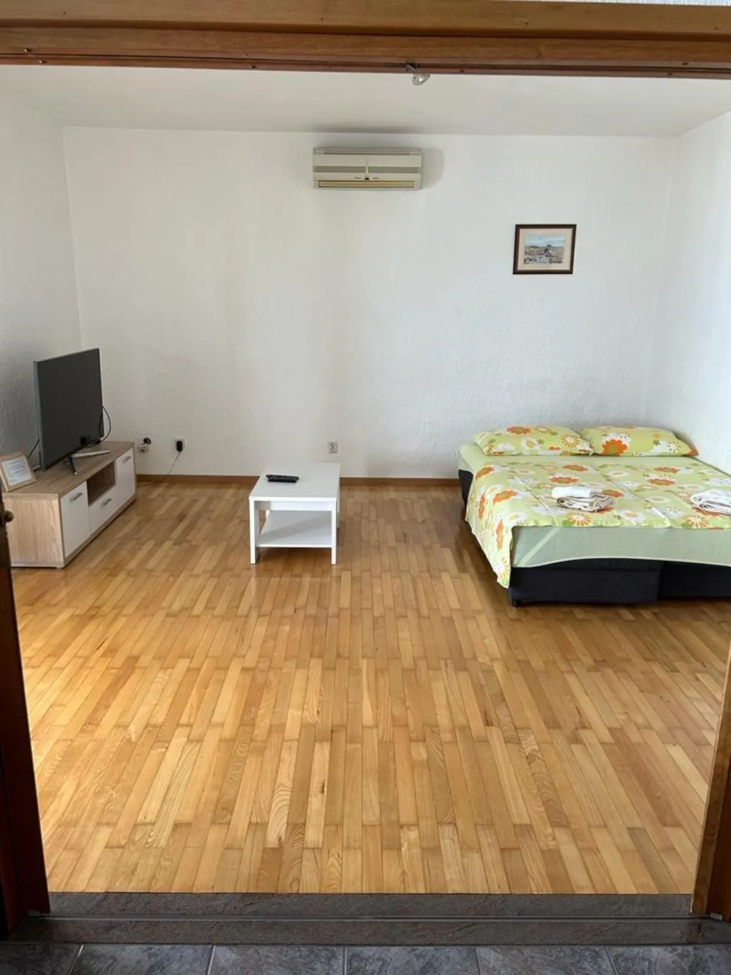 Two bedroom apartment near beach Slatine, Čiovo  A-c
