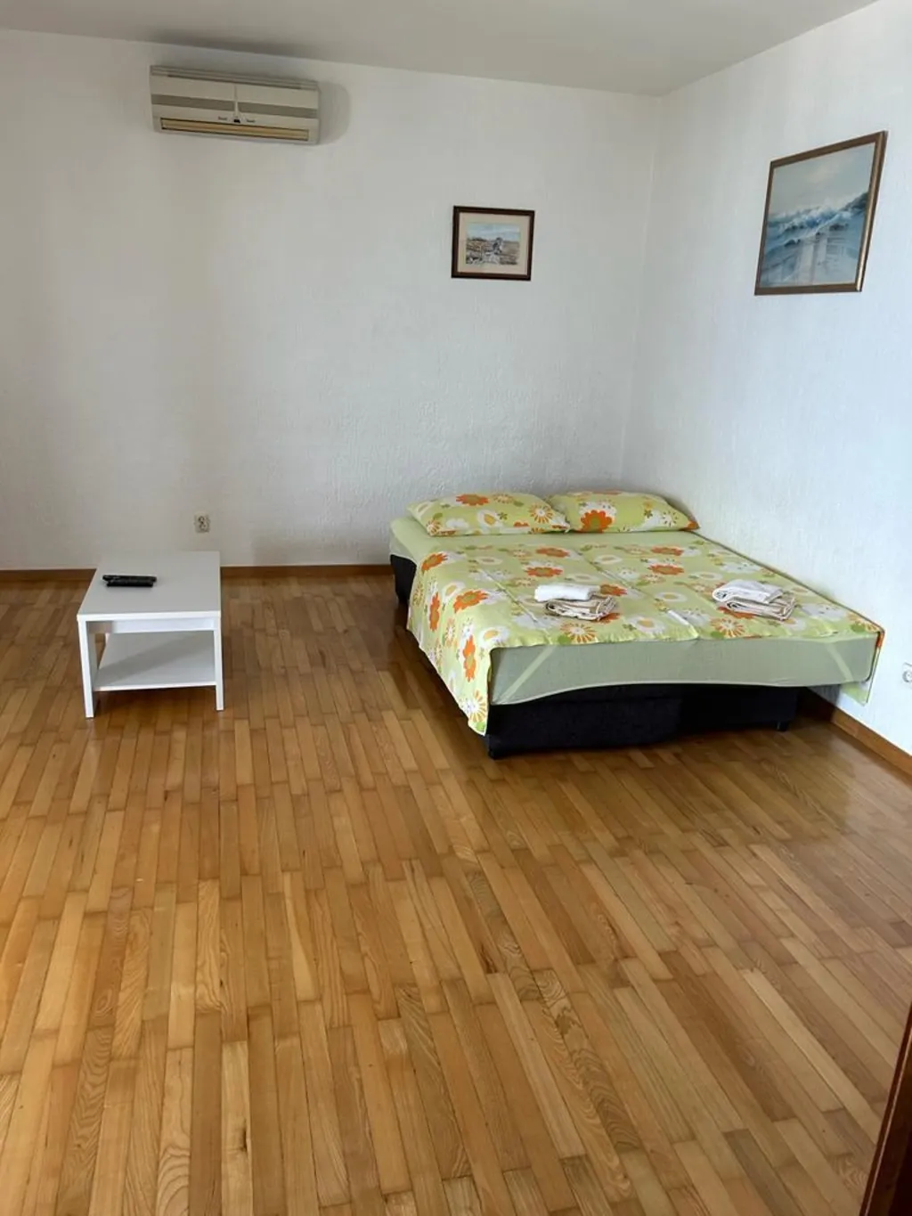 Two bedroom apartment near beach Slatine, Čiovo  A-c