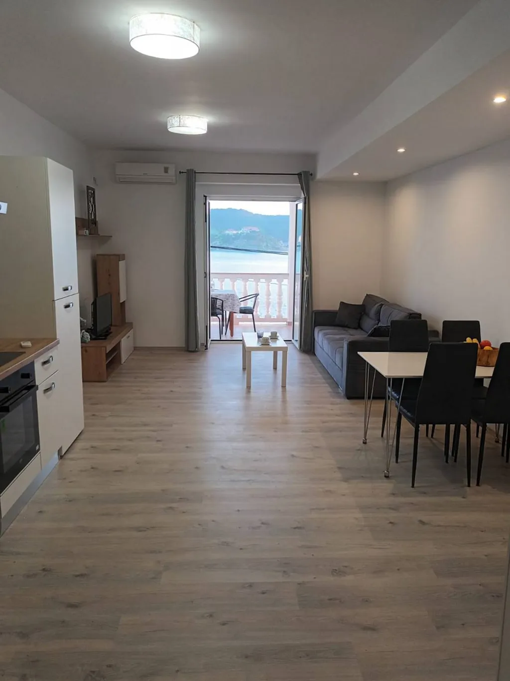 One bedroom apartment near beach Supetarska Draga - Gornja, Rab  A-a