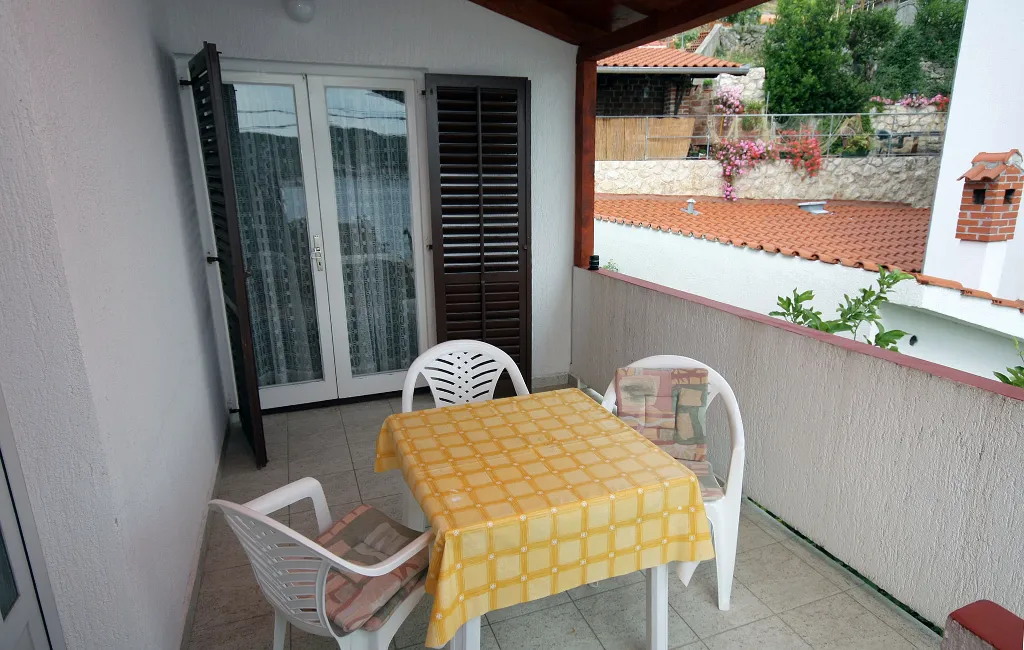One bedroom apartment near beach Supetarska Draga - Gornja, Rab  A-a