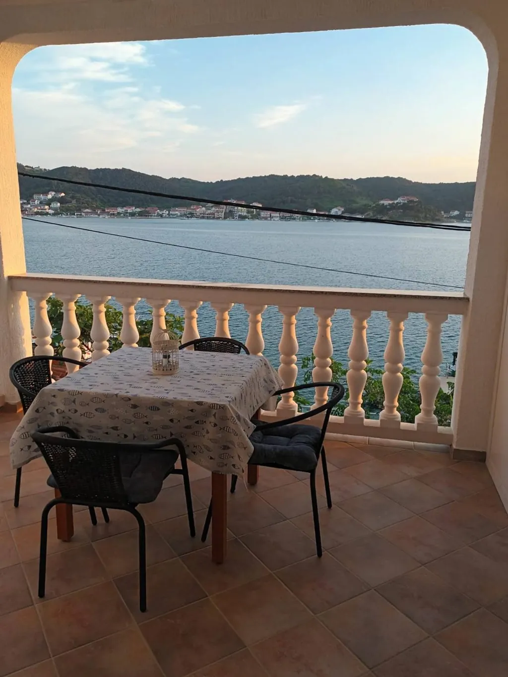 One bedroom apartment near beach Supetarska Draga - Gornja, Rab  A-a