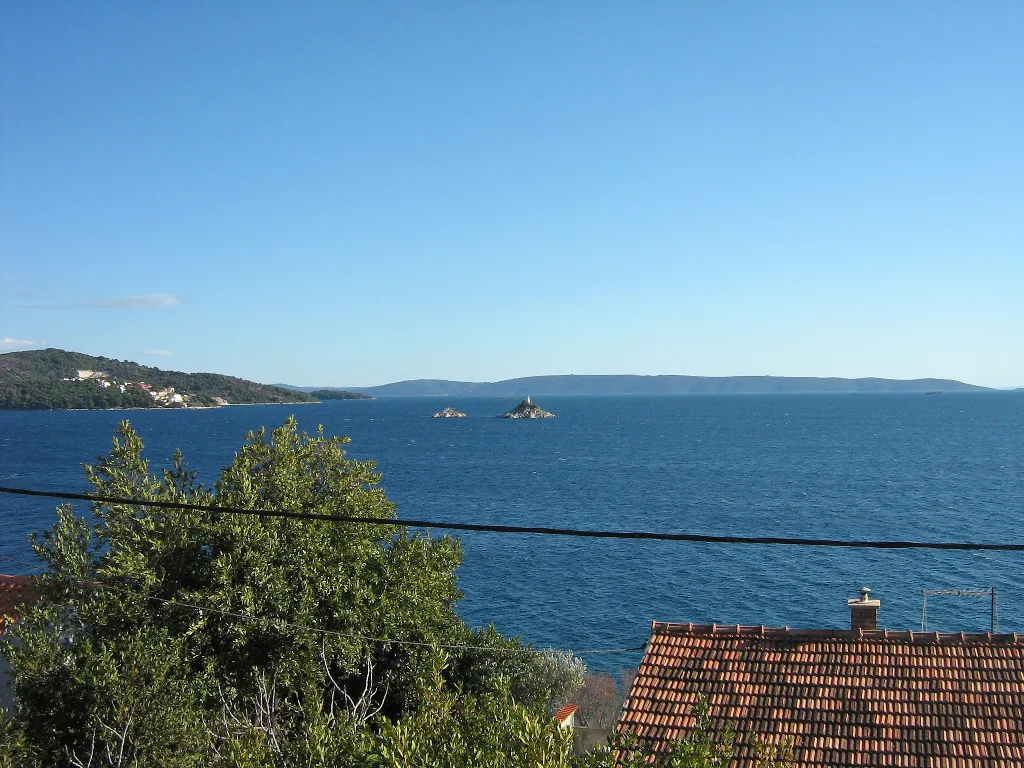 Two bedroom apartment with terrace and sea view Seget Vranjica, Trogir  A-a