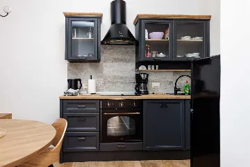 Two-Bedroom Apartment in Lovran for Up to 6